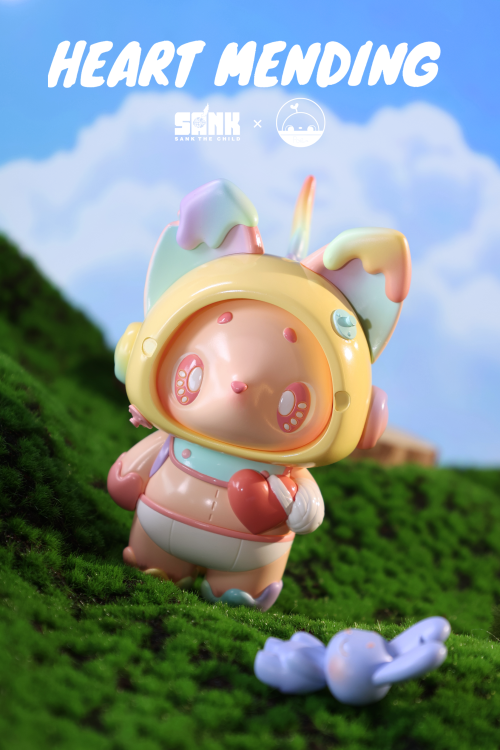 Heart Mending by SankToys x Poriin: A whimsical vinyl figure pre-order featuring a pastel animal holding a heart, symbolizing healing. Limited edition, resin material.
