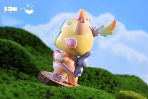 Heart Mending by SankToys x Poriin: Chibi-style vinyl figure with pastel horns, bandages, on moss base. Limited edition resin toy, preorder available.