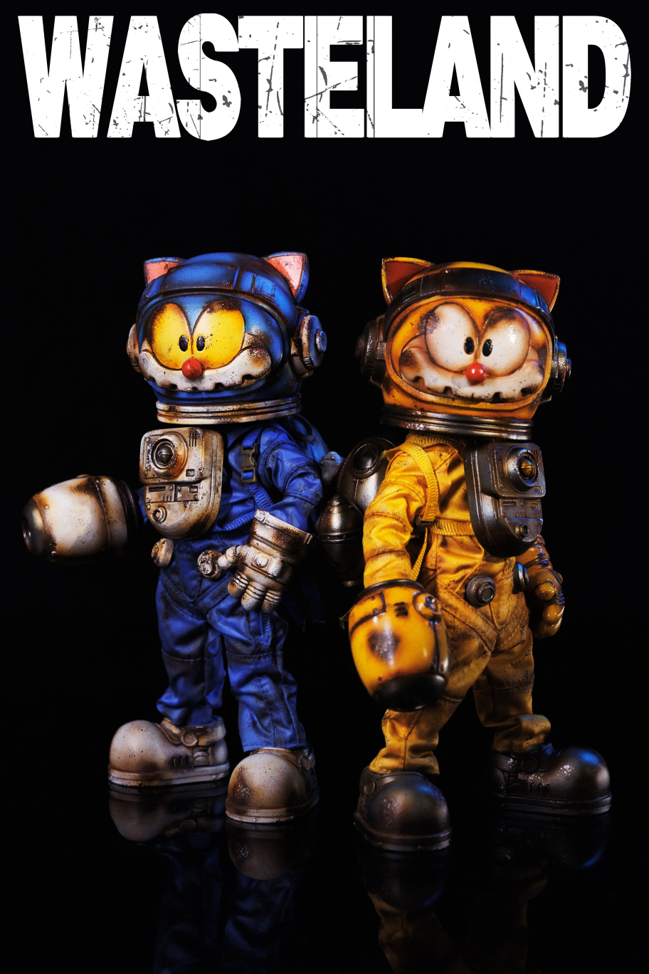 Wasteland-Space Fighter preorder: Two toy cats in space suits with moveable parts, magnetic accessories, and UV-reactive skull head, 8-inch limited edition.