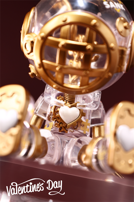 Good Night Series-Love Lantern collectible featuring a vintage diving helmet and heart motifs, special Valentine’s edition. Preorder, limited to 199 sets.