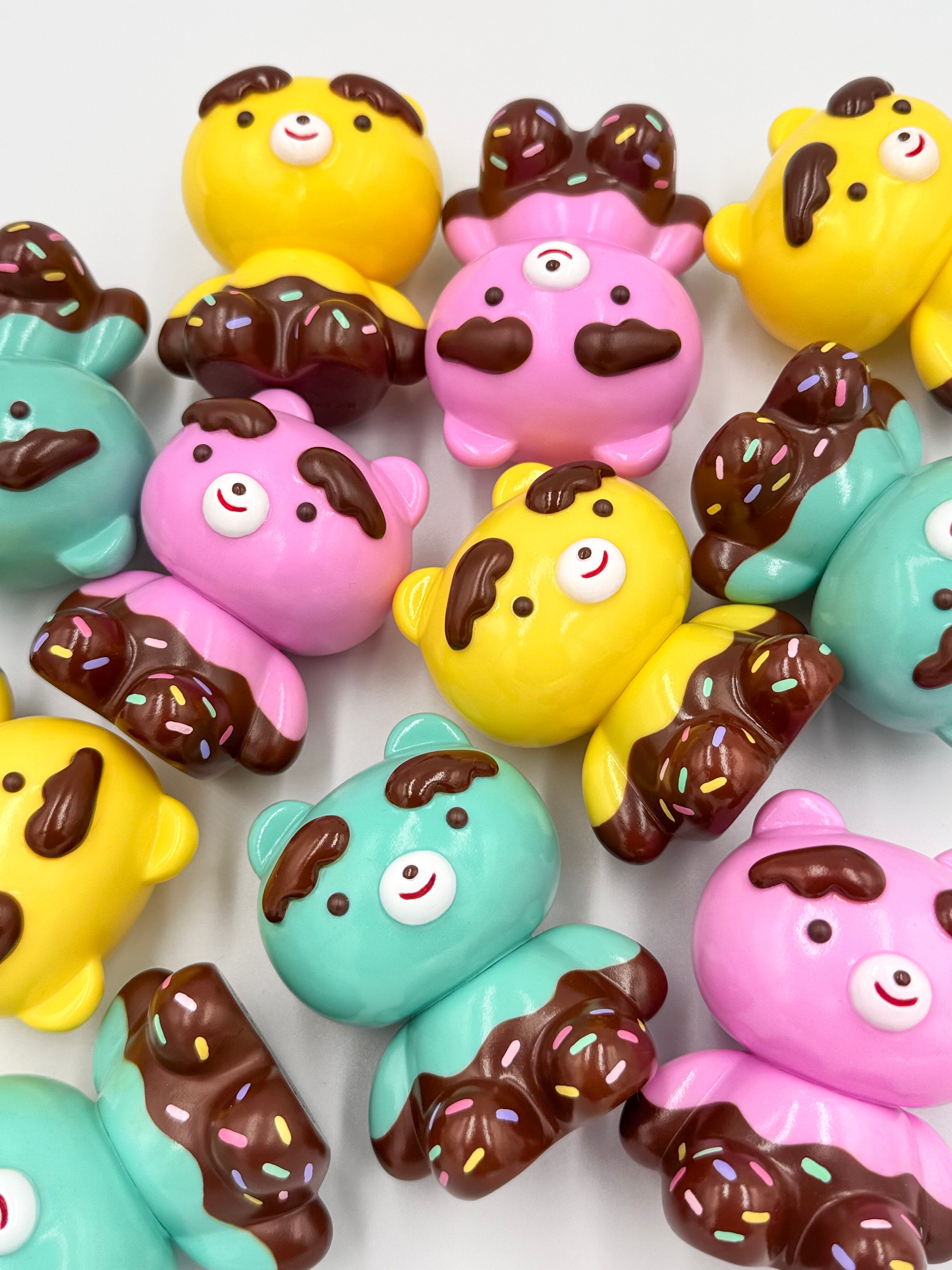 Sobi-kun Chocolate - Mint by Mijiworld: bear-shaped figures with chocolate-dipped paws and rainbow sprinkles, showcasing playful mint color against a white background.