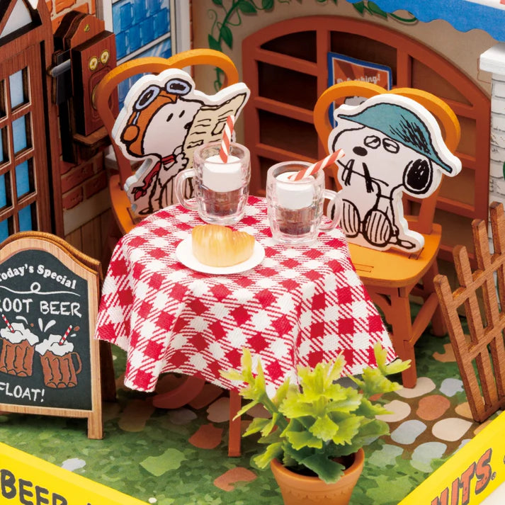 Le Petit Cafe with Snoopy & Spike