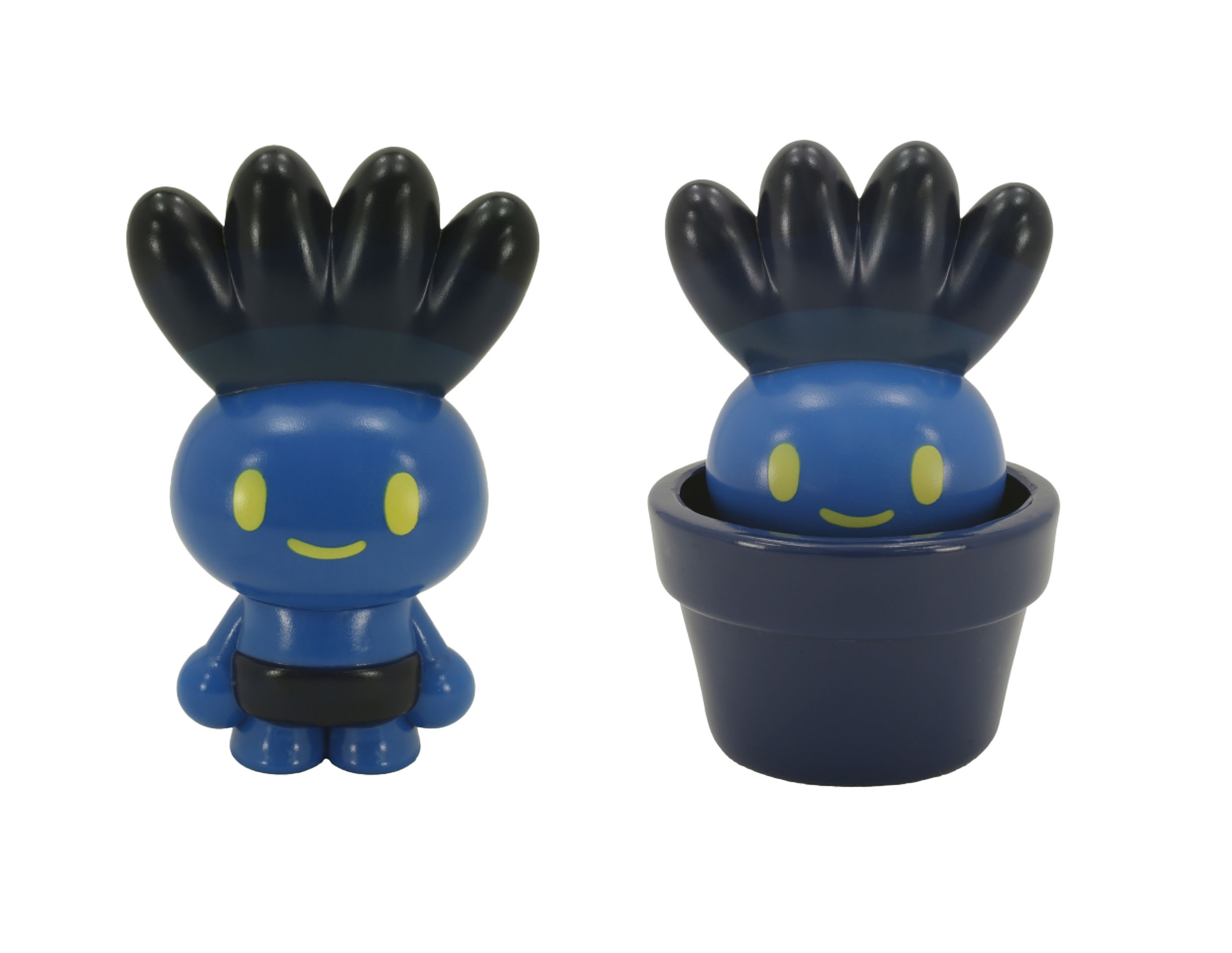Hakusai-Kun Moonlight Night by Takitasaki, a preorder sofubi toy, features a smiling blue figure with distinct yellow eyes, measuring 11cm. Ships late June 2025.