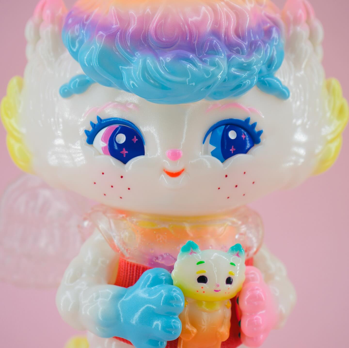 Jumbo Pearl Rainbow Cat by Miloza Ma