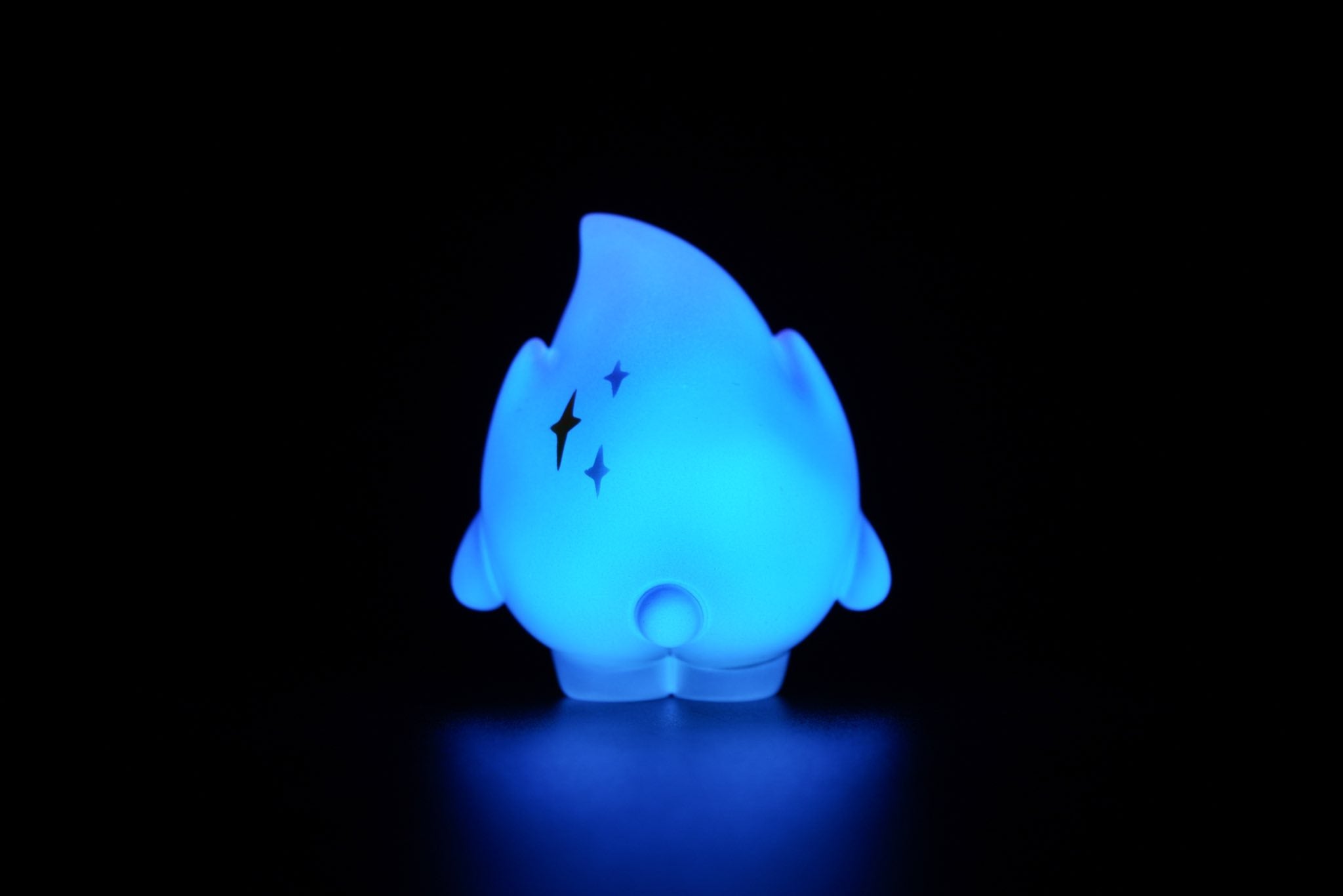FLAEW Shooting Star by MUPA x Ngaew Ngaew, a 7cm resin toy with stars, featuring a 20% chance for a Secret Version.
