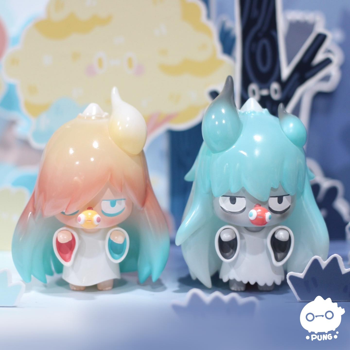 Pung Soul Eater SET by Ngaew Ngaew: two resin toy figurines, 10cm tall, depicting cartoon characters on a shelf.