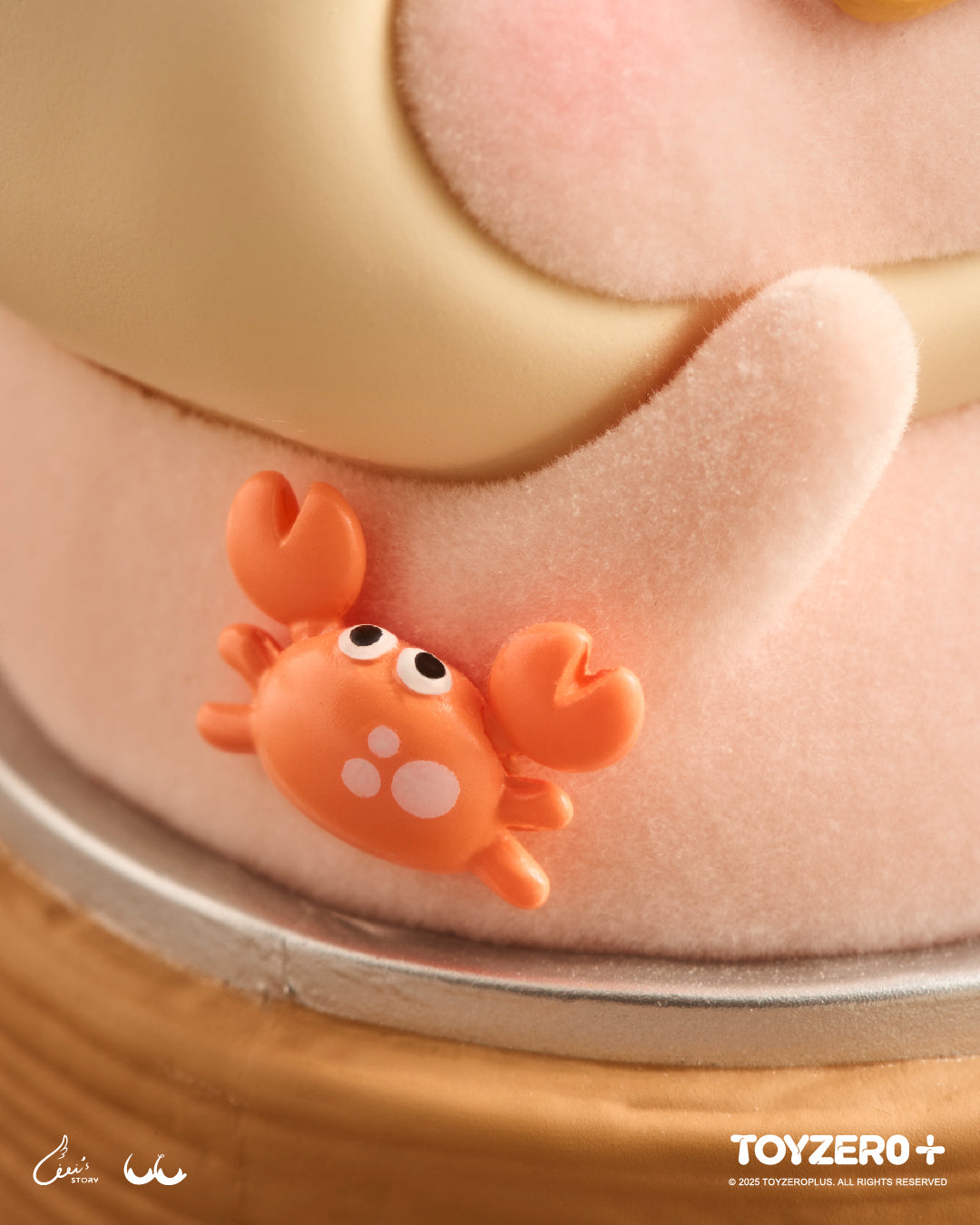 LuLu the Piggy dressed as a crab roe bun in a mini steamer box, a cute collectible from Strangecat Toys, available for preorder.