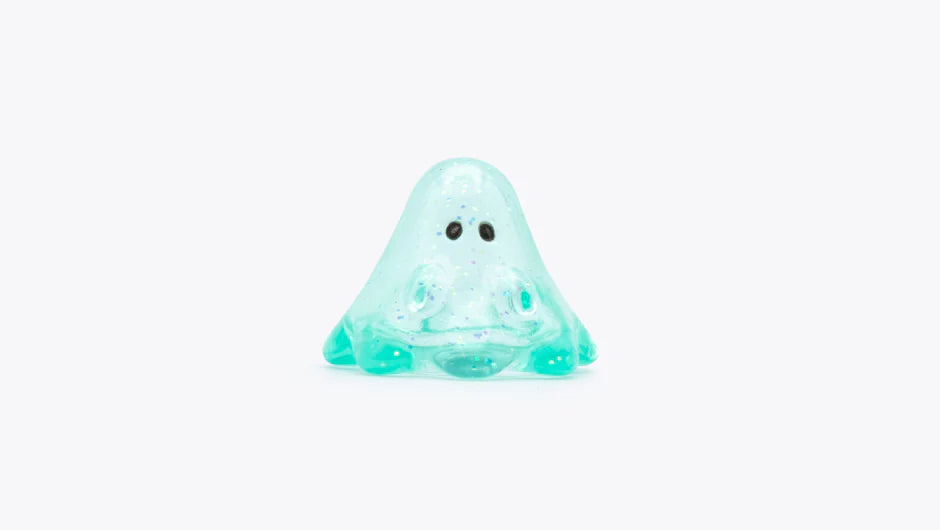 BOO CLEAR MINT GLITTER: A 2cm soft vinyl figure, resembling a squat ghost with black eyes and rounded base, crafted in Japan.