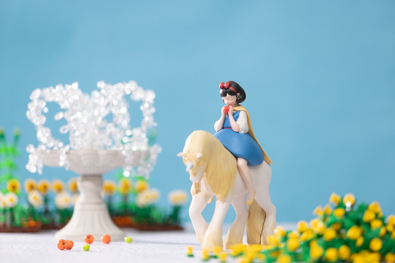 White Night Fairy Tale - Snow White (Large)