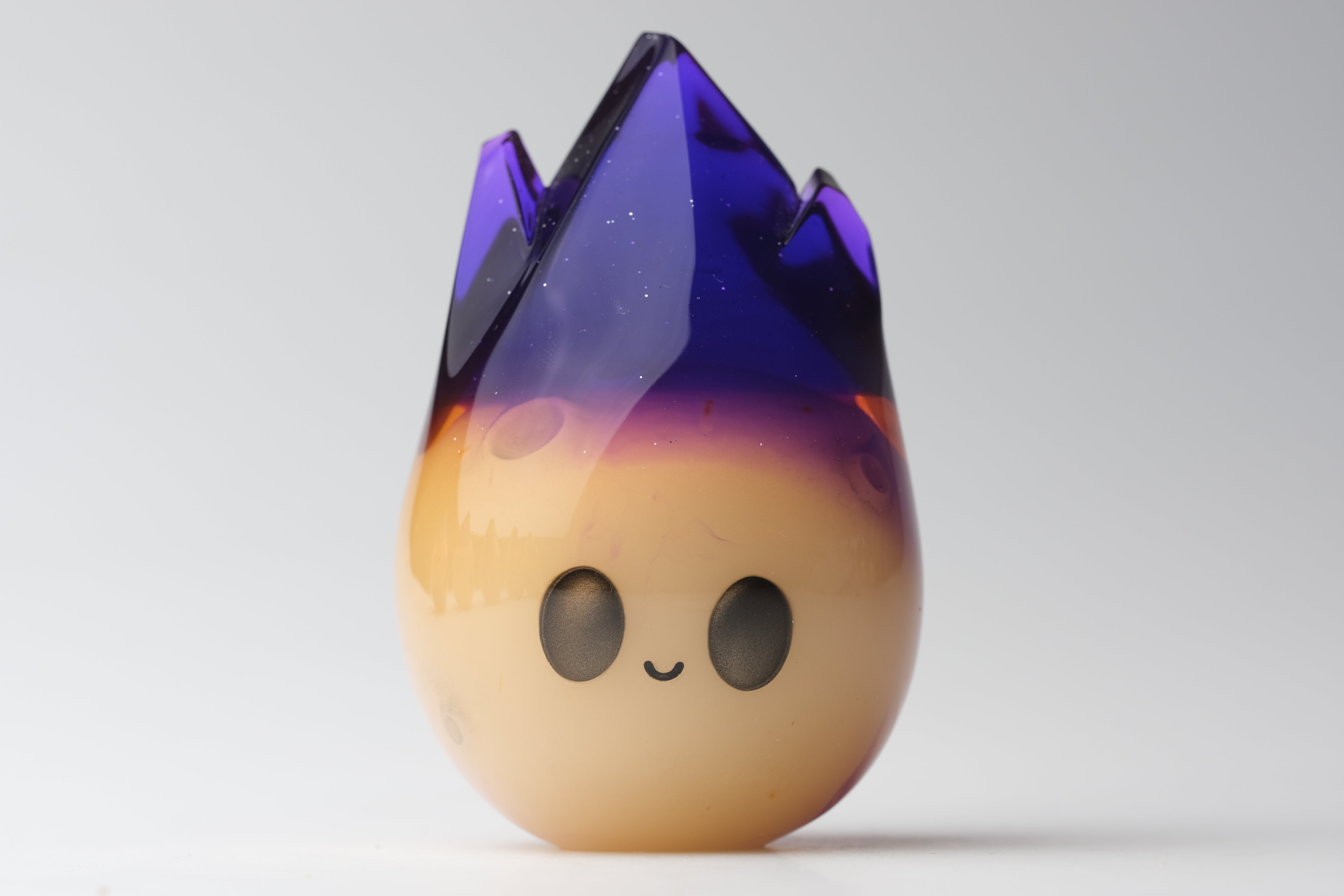 Cosmite by Yutoos, a 3.5 resin art toy featuring a painted face, part of a limited edition of 50 from Strangecat Toys.