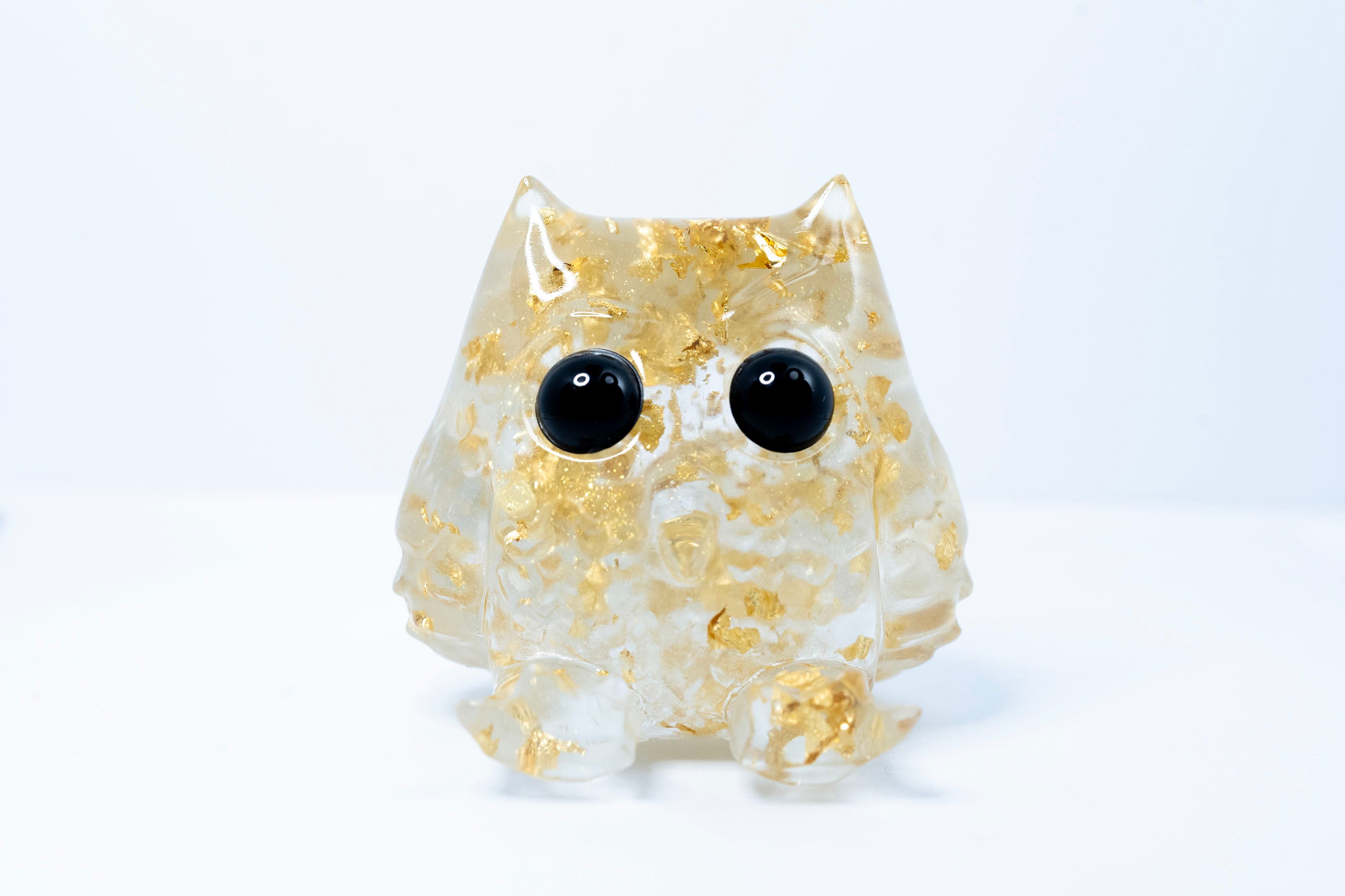 Resin owl figurine, 2.3cm, limited edition of 5 pieces, ships randomly. From House of Wyze. Associated with Strangecat Toys, a blind box and art toy store.