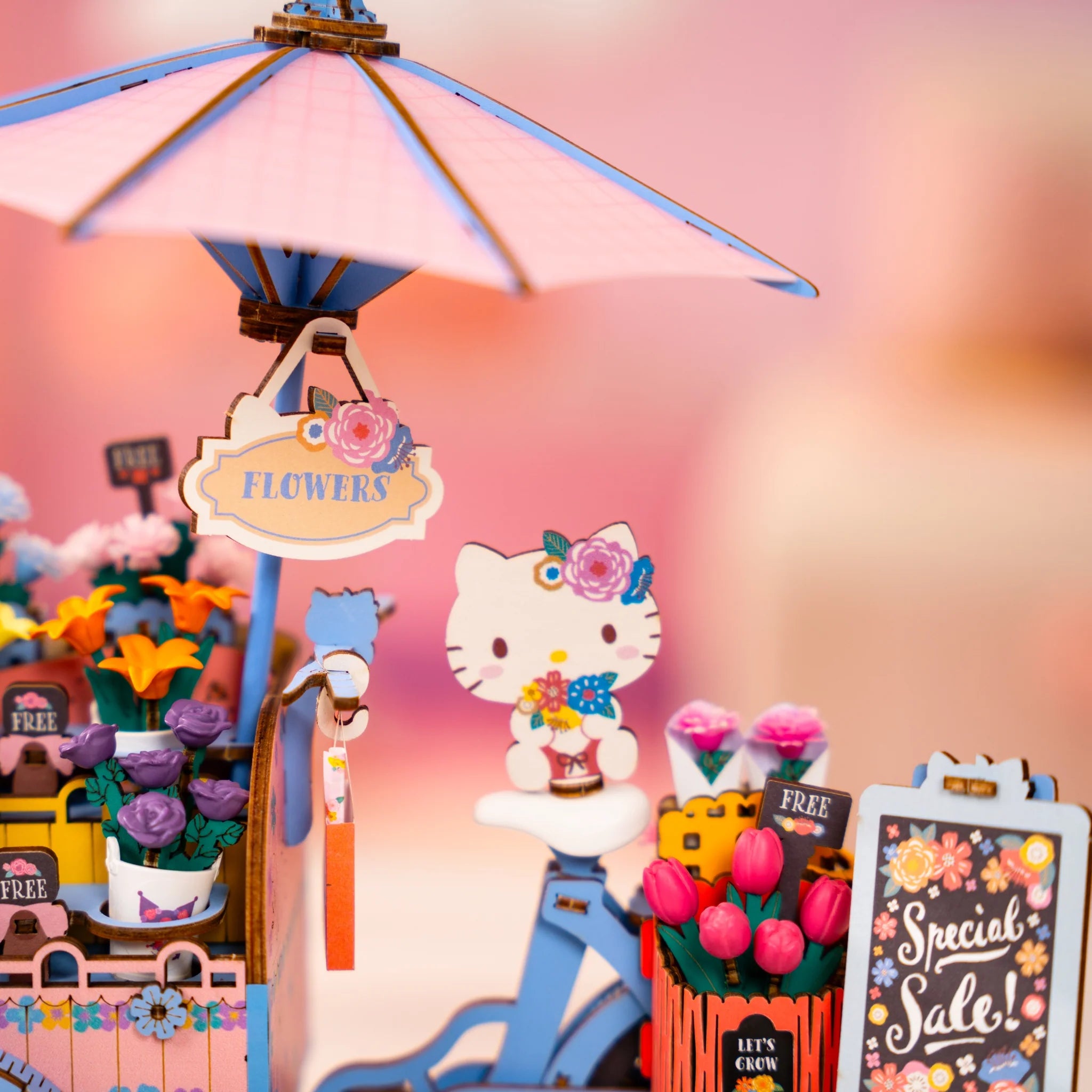 Modern Wooden Puzzle: Hello Kitty® and Friends Flower Cart