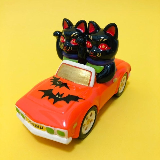Toy car with two black cats, Lucky Meow Meow Car- Halloween by Genkosha, soft vinyl limited edition, 10*7cm.