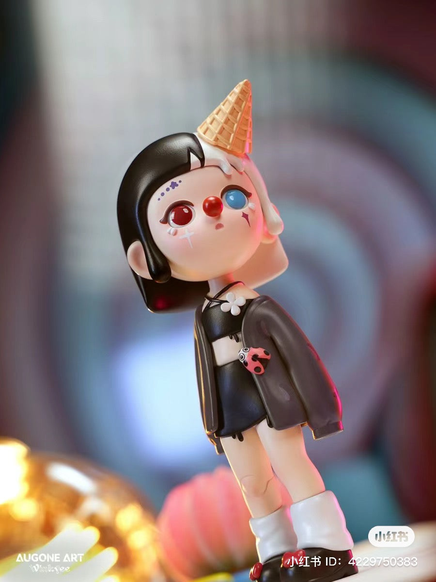 A toy doll with ice cream cone on head from Hello Winkyee! Shining Blind Box Series.