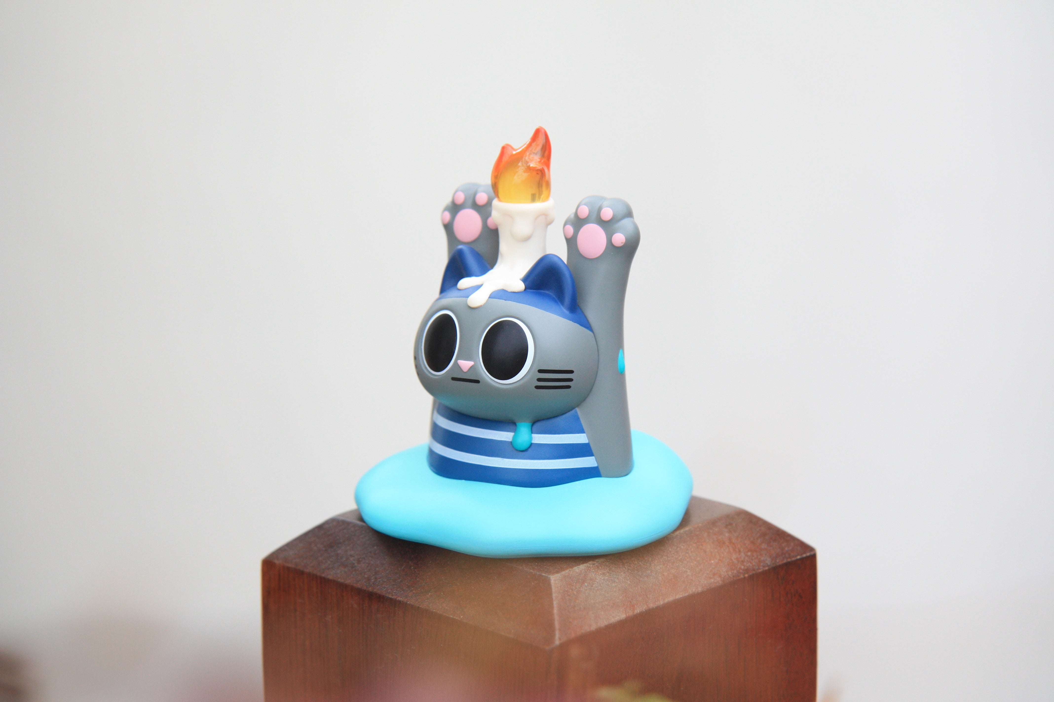 MELT THE DOSHII CAT Blind Box Series preorder, featuring 8 designs plus a secret, available at Strangecat Toys, ships estimated June 2025.