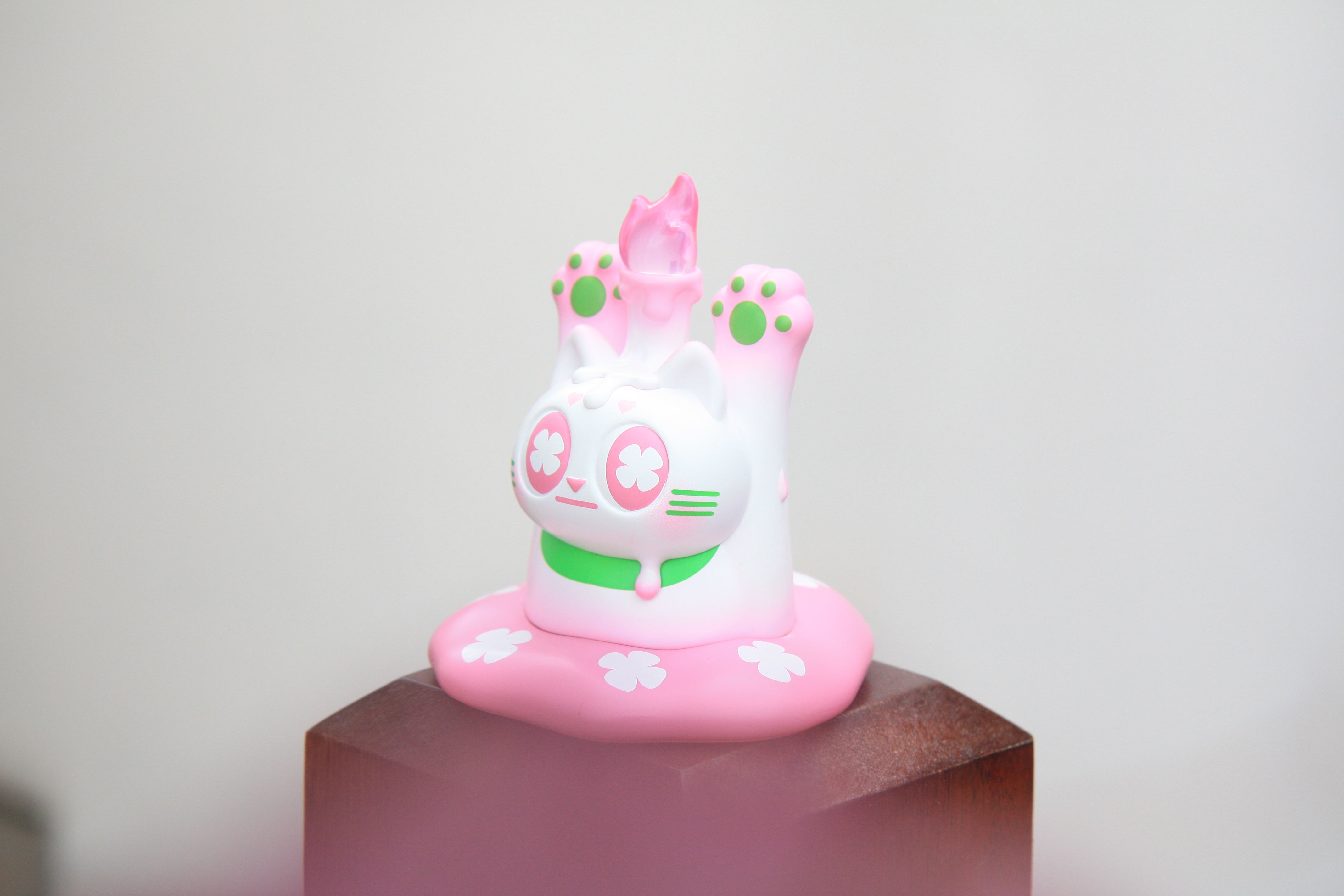 MELT THE DOSHII CAT Blind Box Series, featuring 8 regular designs and 1 secret option, available for preorder, shipping estimated June 2025.