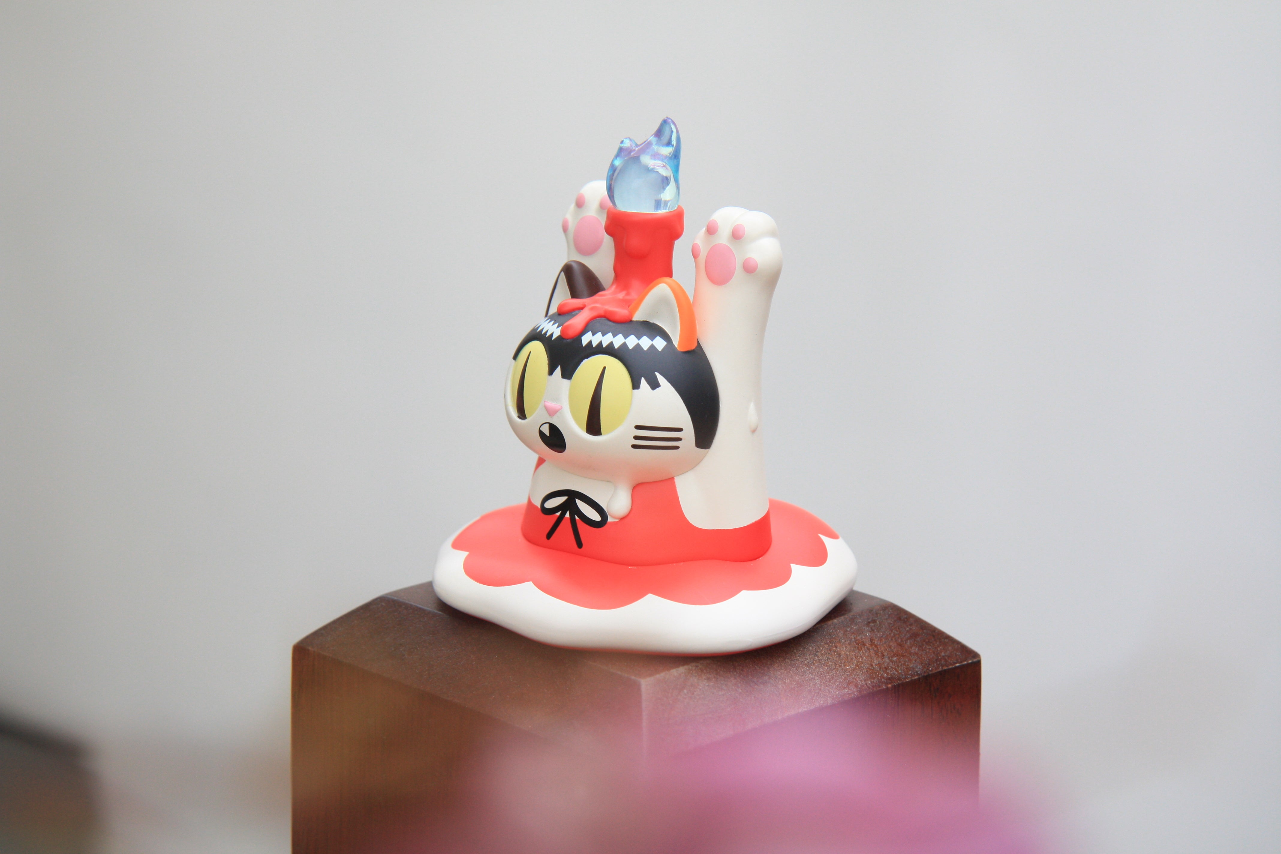 MELT THE DOSHII CAT Blind Box Series, featuring 8 unique designs and 1 secret, available for preorder with shipment expected by June 2025.