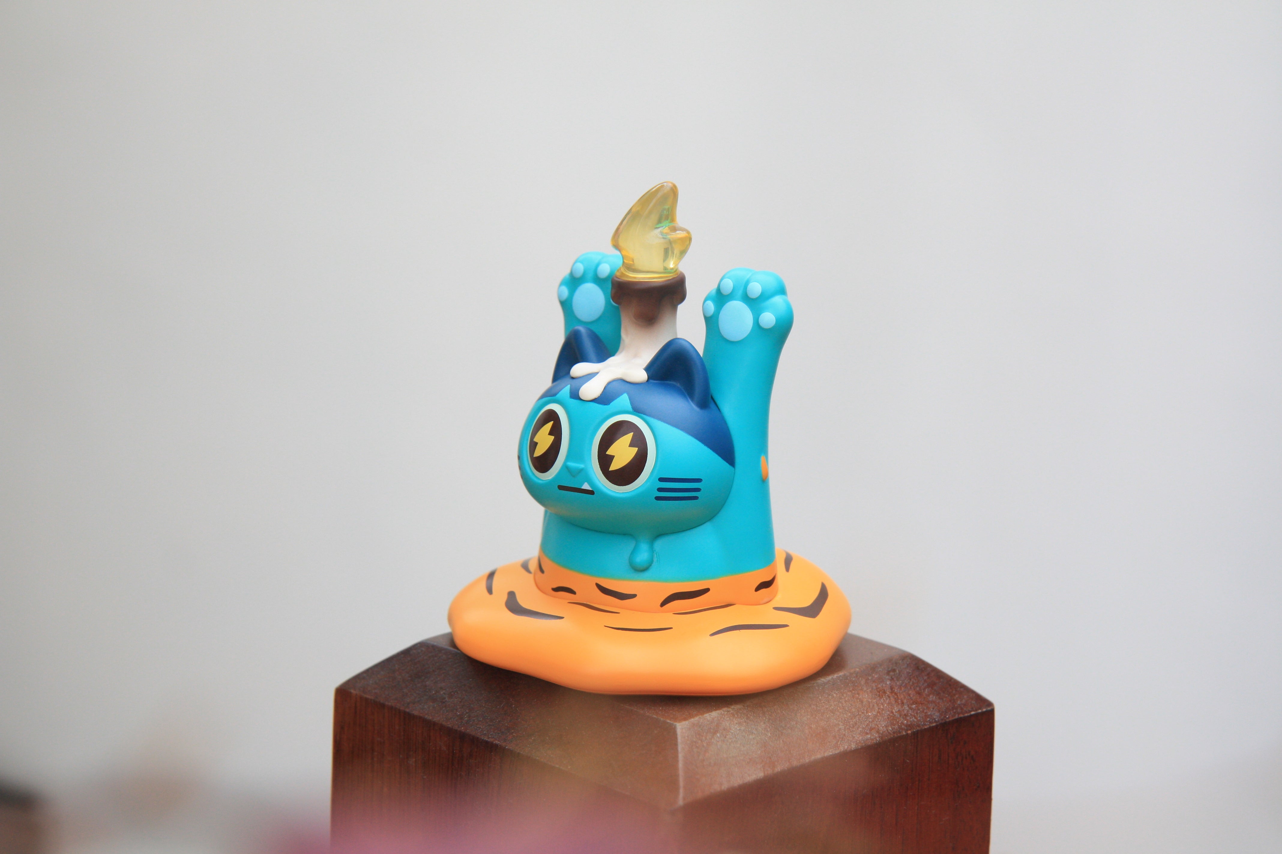 MELT THE DOSHII CAT Blind Box Series with 8 designs, including a secret. Preorder now, ships June 2025.