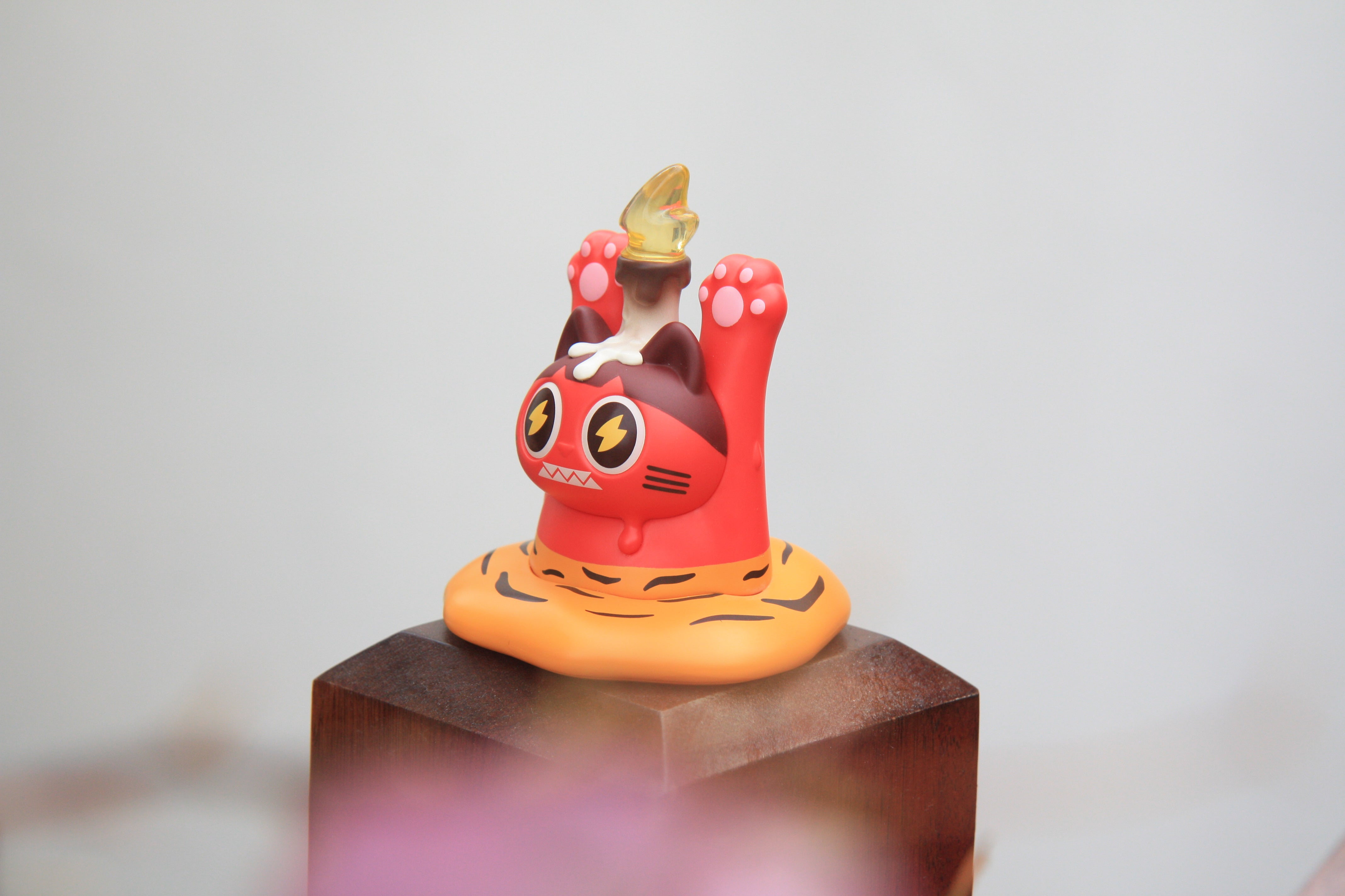 MELT THE DOSHII CAT Blind Box Series, featuring 8 designs and 1 secret, available for preorder. Ships June 2025. Ideal for art toy collectors.