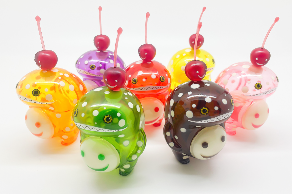 WAWOON with Dr. Smile Ice Cream Soda series featuring colorful resin toys resembling cream sodas with removable cherry and heart parts.