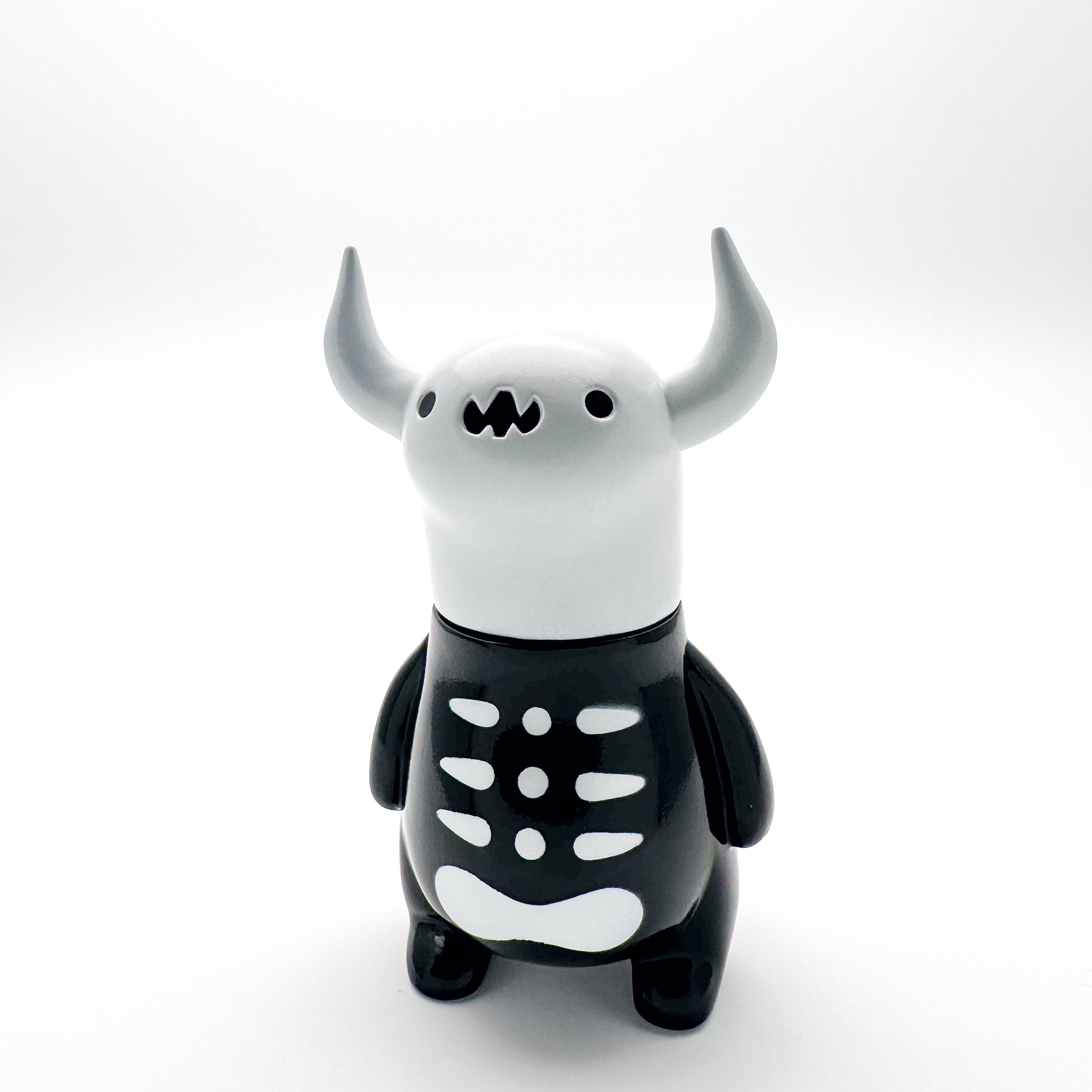 Sky Monster Bo - Bone by Chishima Konosuke