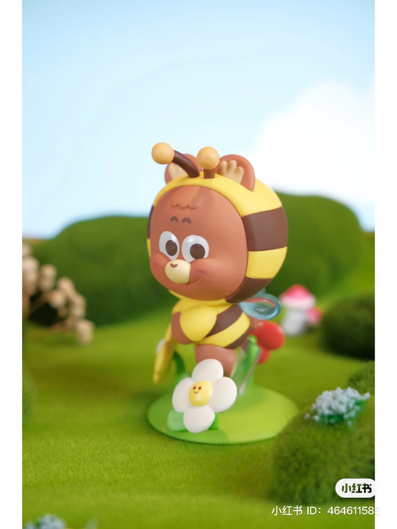 A blind box series featuring HAPPY & COCKY toy bee designs, including 6 regular and 1 secret variant. Preorder now for June 2024 shipment.