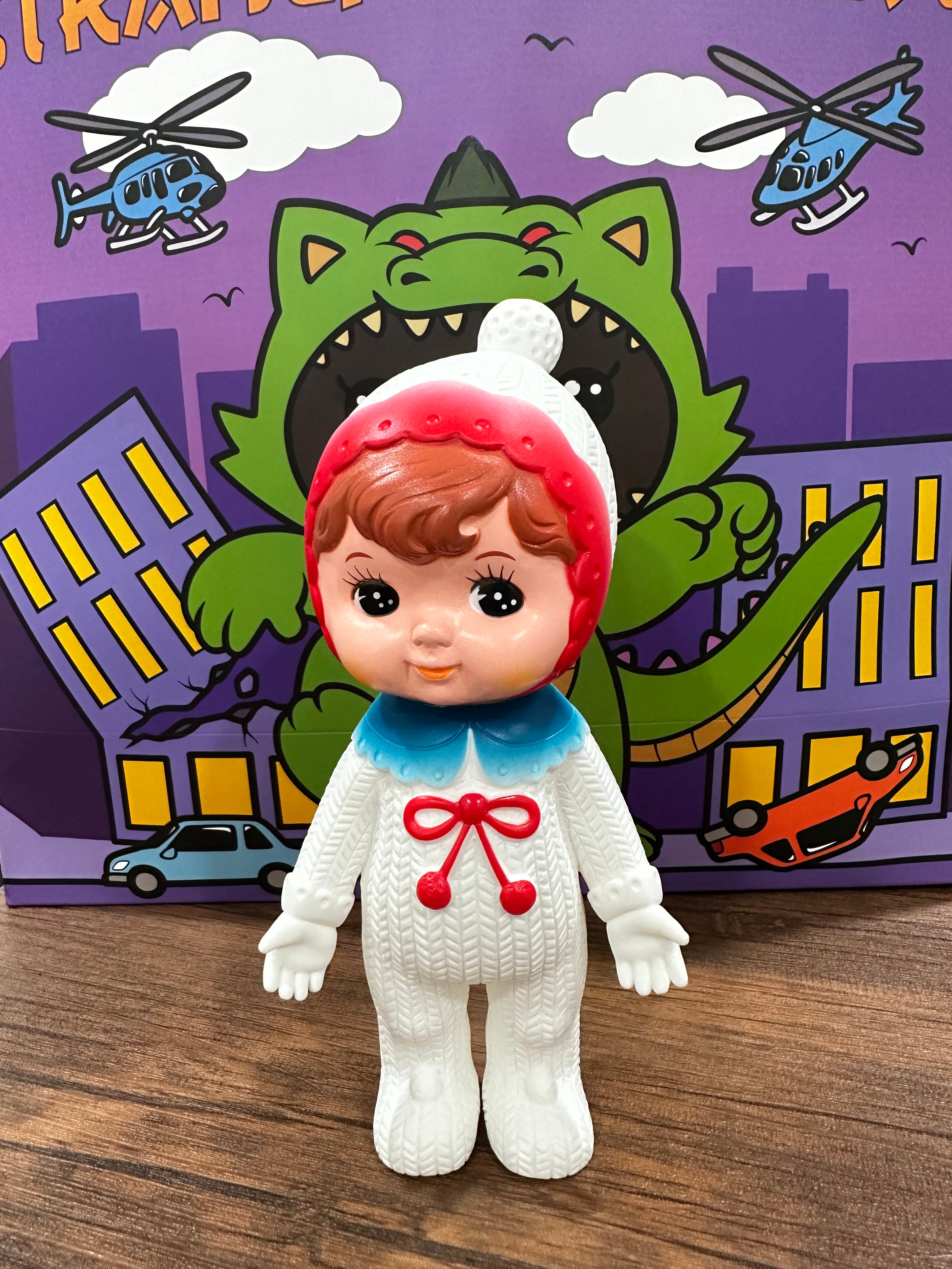 Kodama Toy Charmy chan doll in a garment with a red bow, head can be rotated.