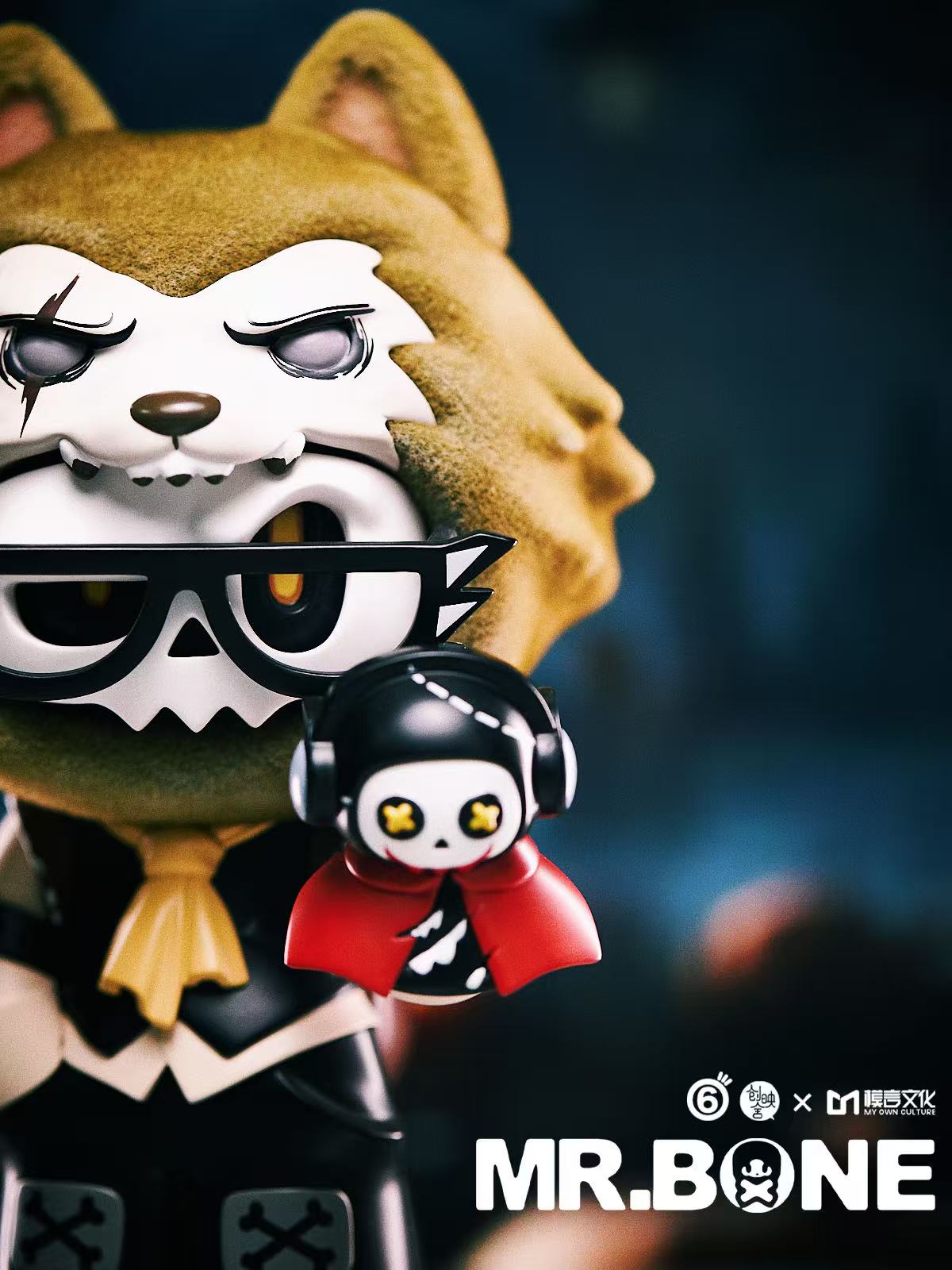Mr. Bone (200%) - Happy Halloween Limited Edition features a wolf-hooded figure holding a skeleton-headed toy, available for preorder at Strangecat Toys.