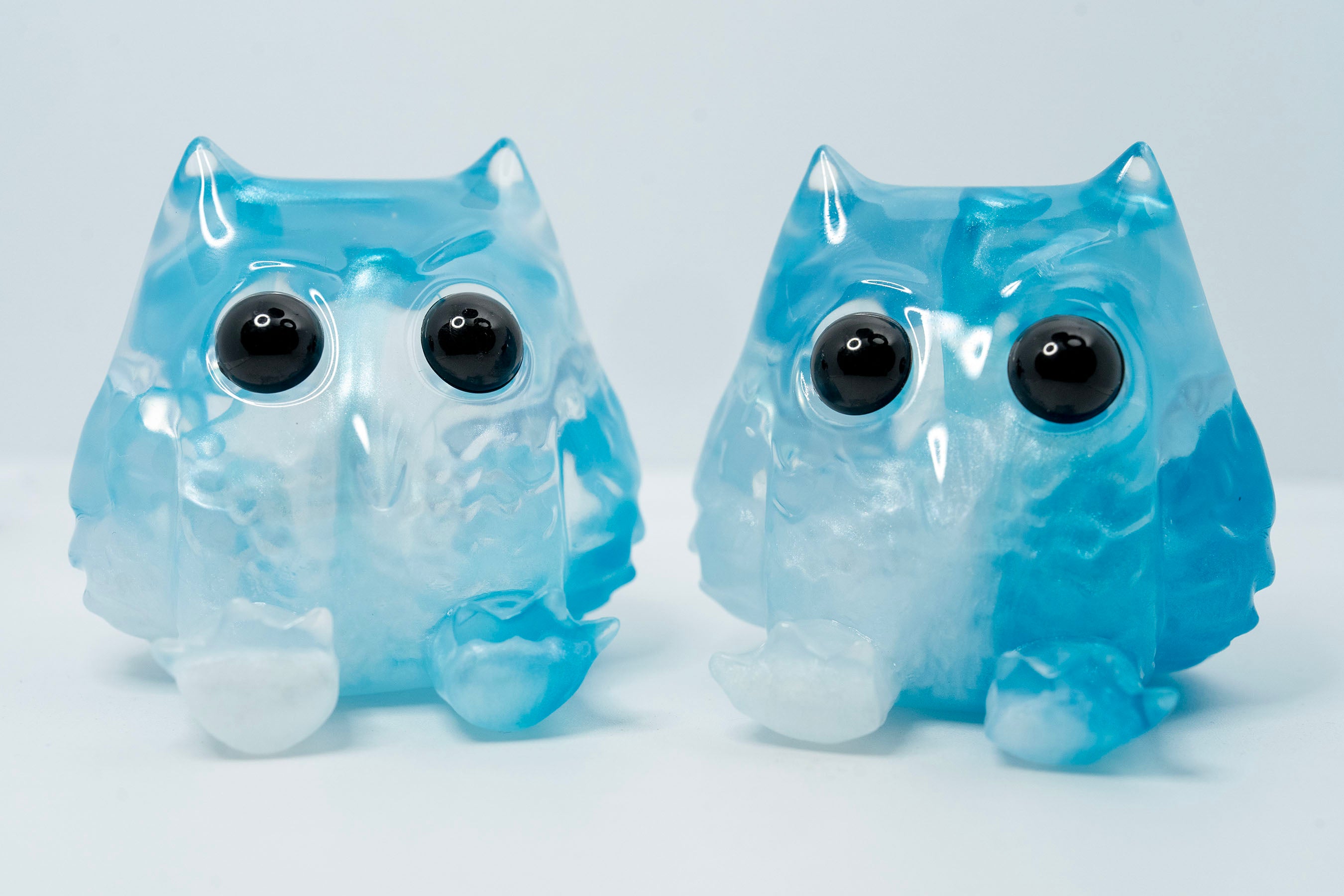 Resin owl toy set by House of Wyze, part of LE 5 pieces blind box collection. Ships randomly after show opening.