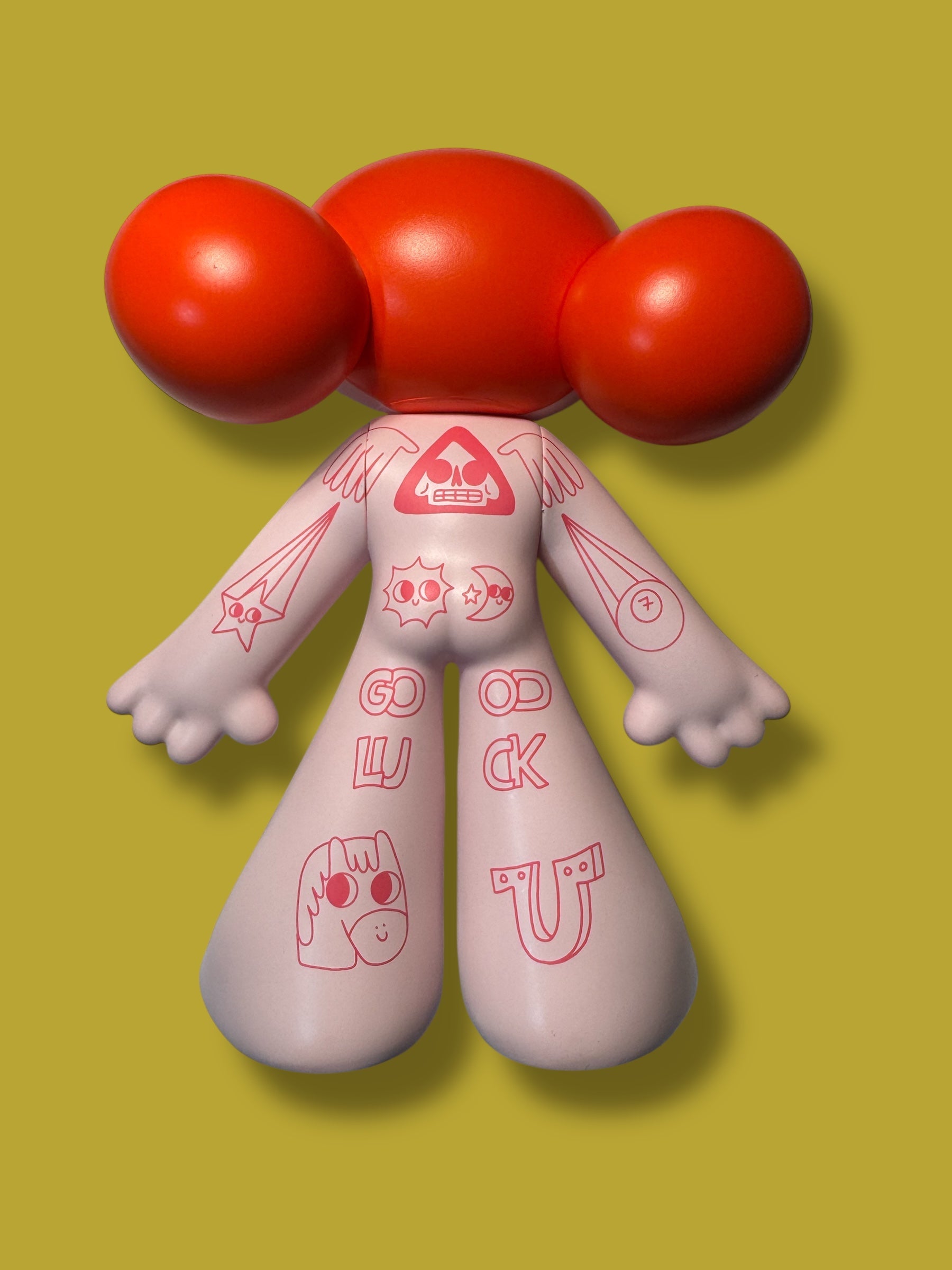 Tattoo Girl - Sailor by Burger Babie: a 5 vinyl art-toy with red motifs on a pink body, limited to 100 pieces.