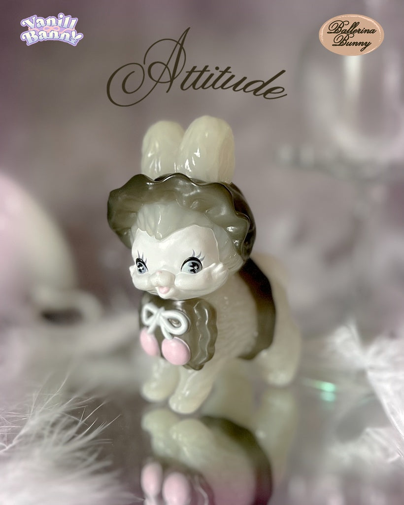 Vanill Banny - Ballerina Bunny by Ms LUTRA, a 130mm vinyl/resin collectible toy, features a ruffled bonnet and glossy finish on a mirrored surface.