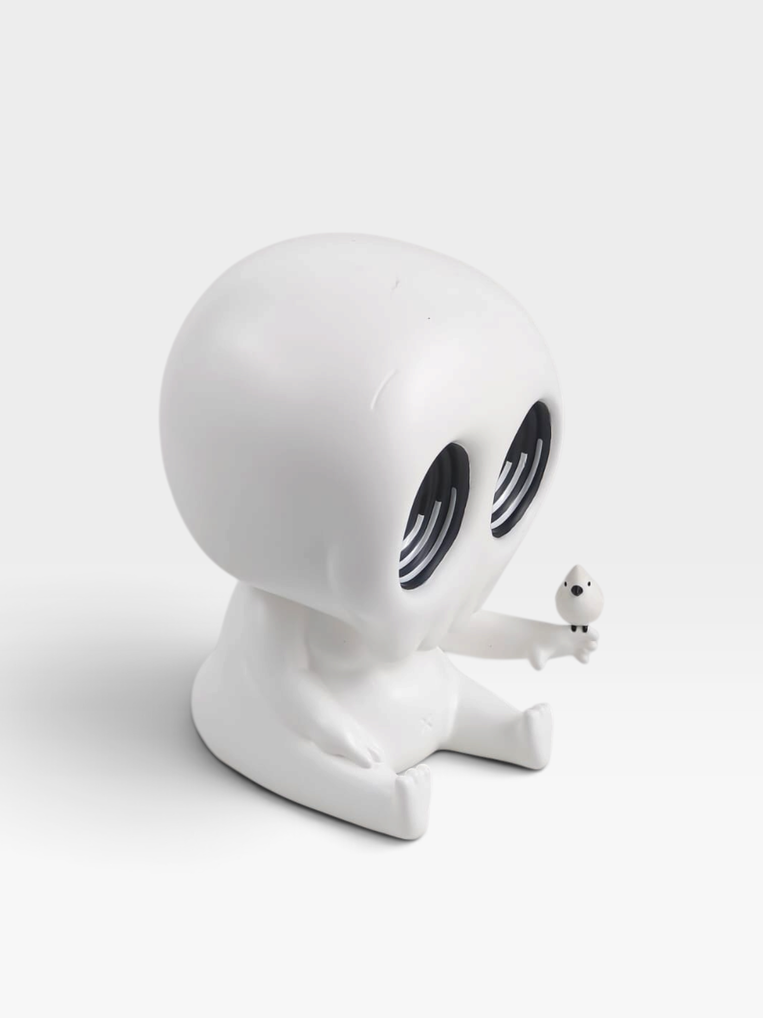 Sittin' Skully GID Edition by Mike Mitchell - Preorder