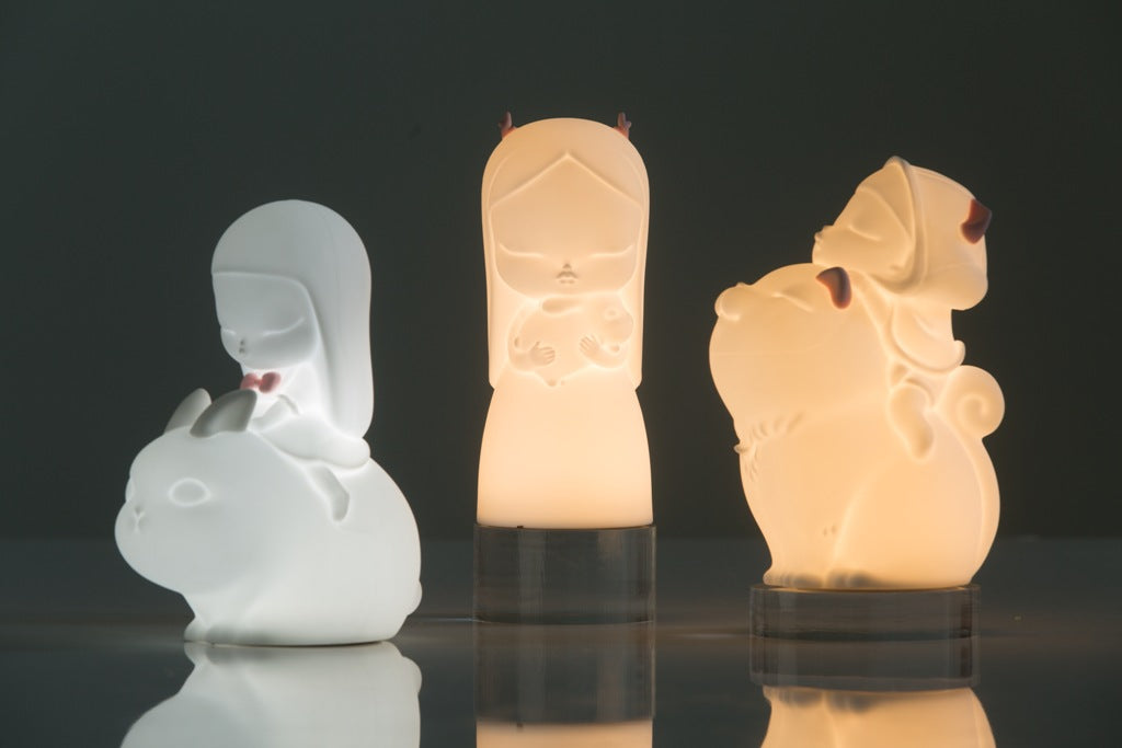 Kemelife - Goodnight sculpture with LED lights and silicon material, featuring chessman and art toy elements.