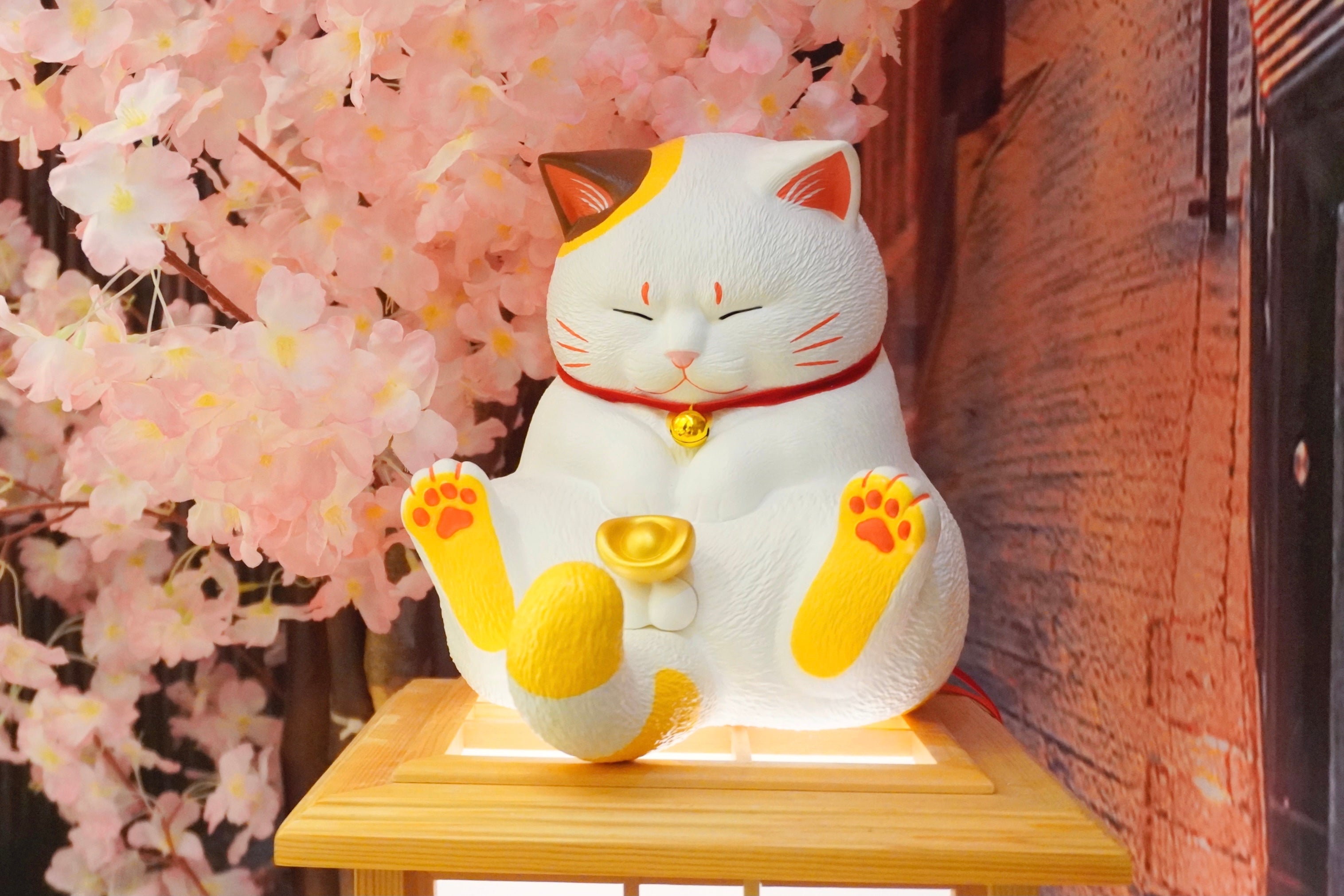 Crotch Staring Cats 300% - White Fortune Cat