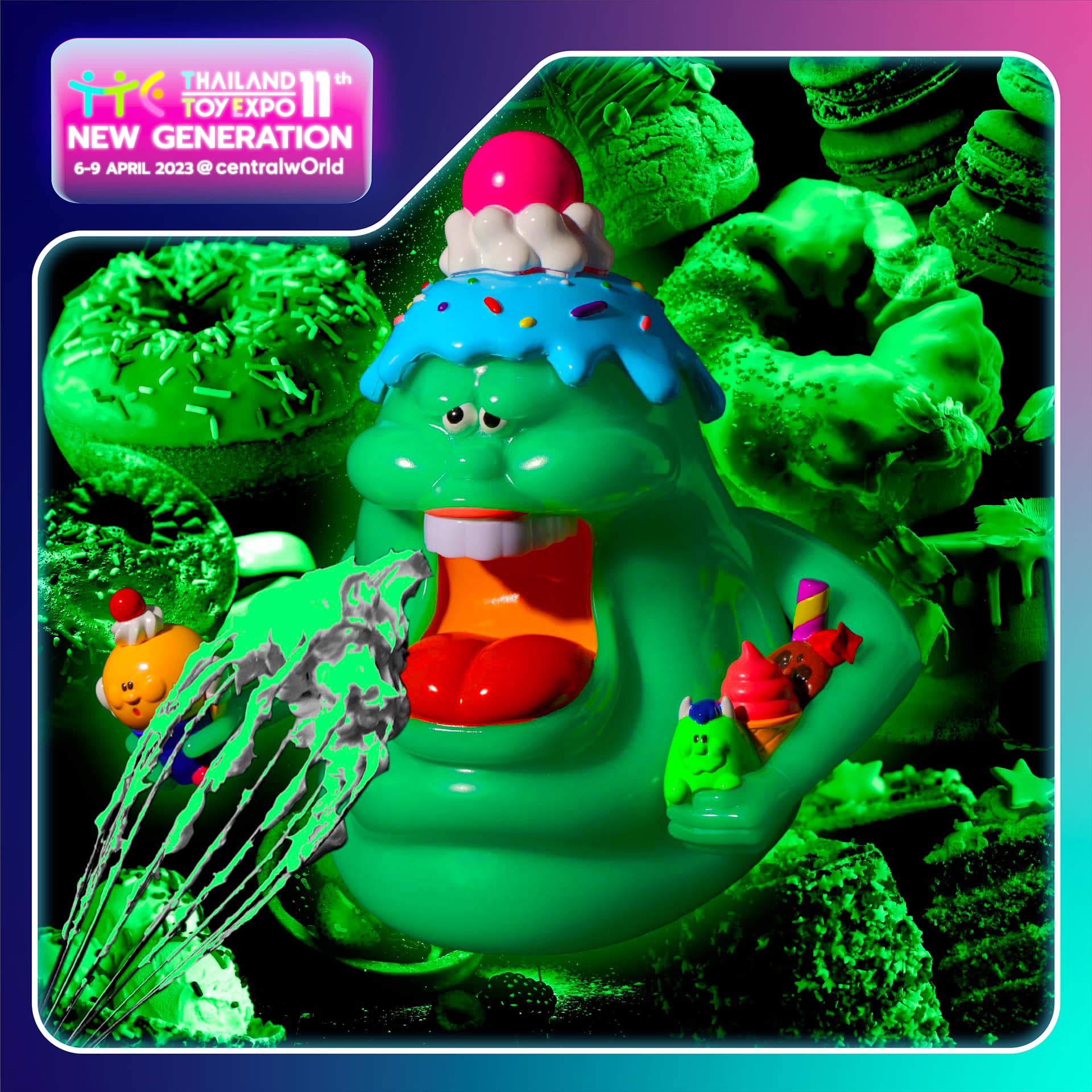 A close-up of GHOSTBUSTERS SLIMER GID Edition By Aya Cupcake REFRESHMENT TOY, a green toy with a blue hat and ice cream on it.