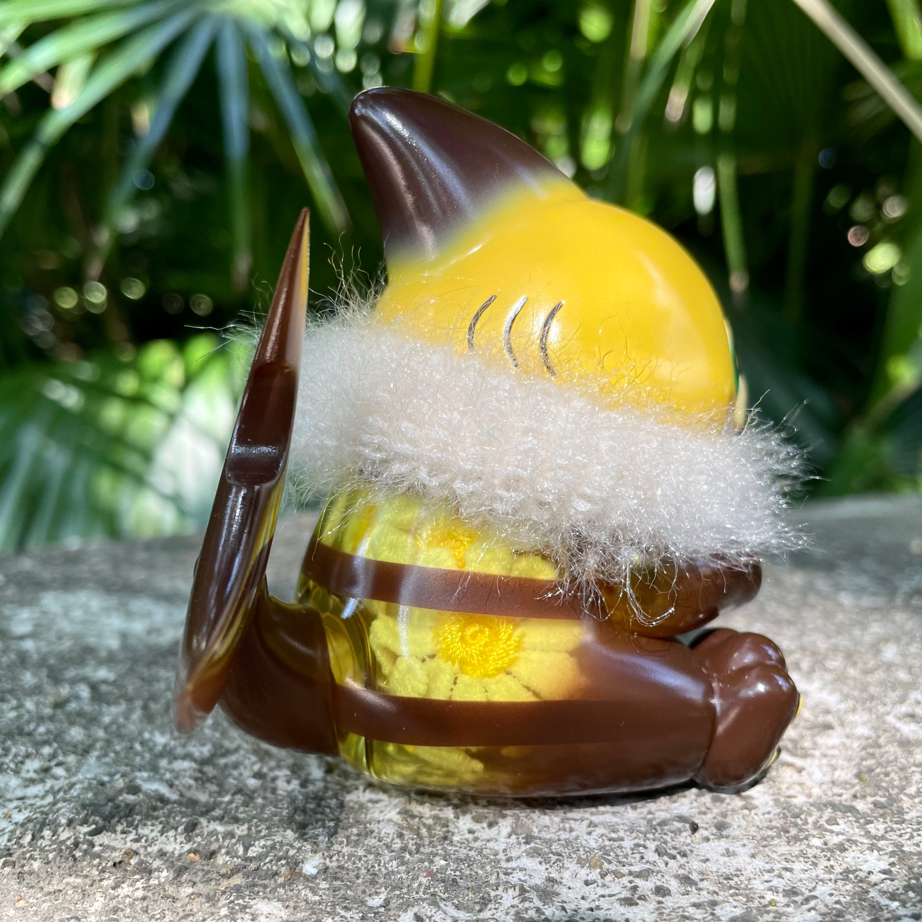 Shark Meow - Honey Bee by Maosoul