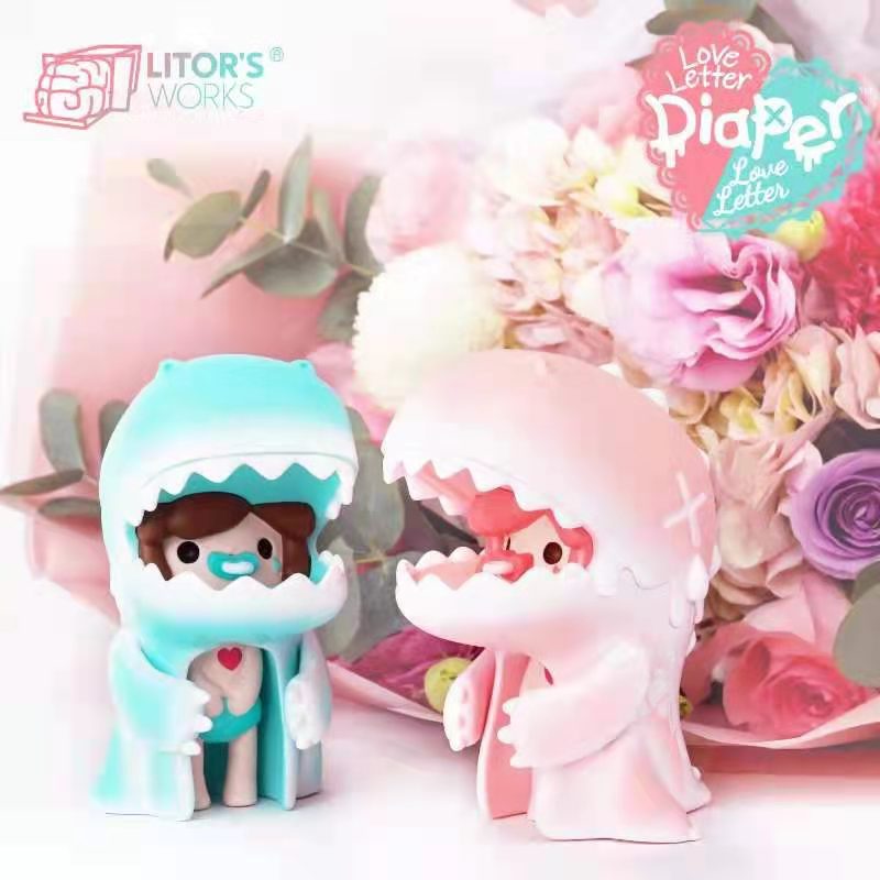 Umasou! The Diaper Valentine's Day toy dinosaur and heart figurines with flowers, limited edition.