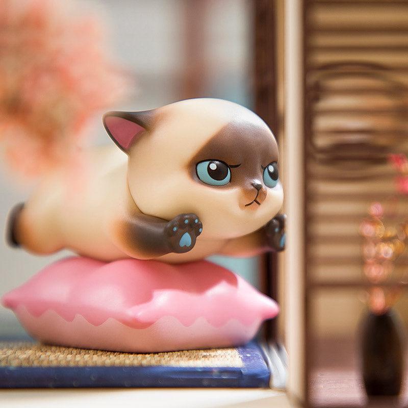 Fat House Happy Cat series from Simon Toys