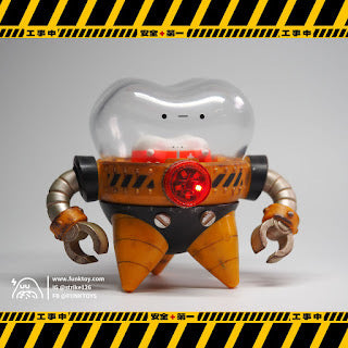Tooth Robot T02 by Funk Toy