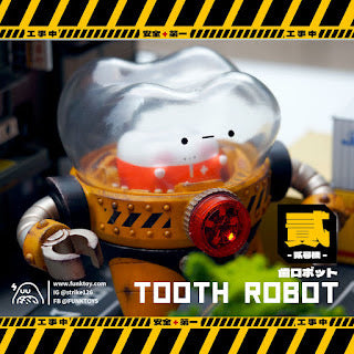 Tooth Robot T02 by Funk Toy