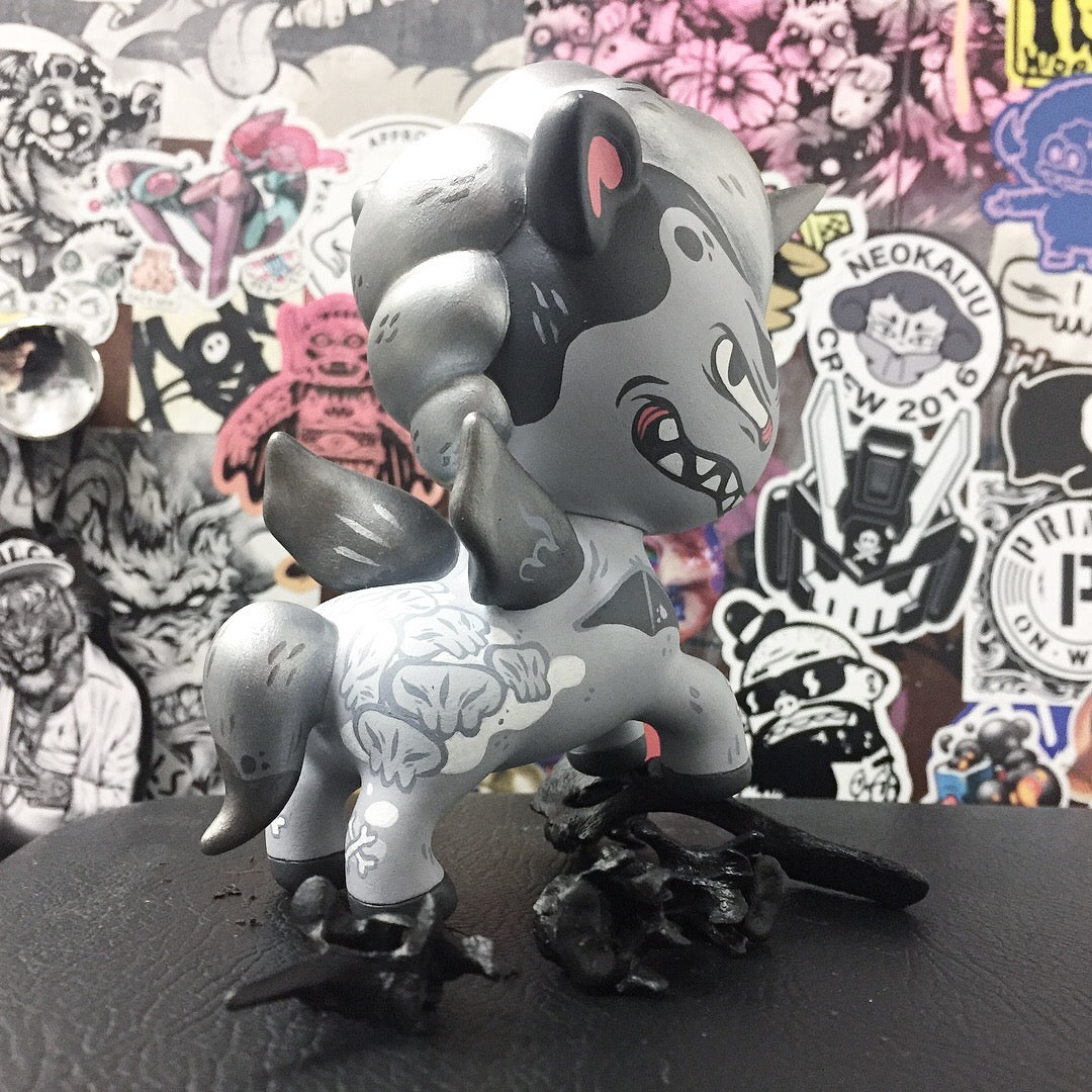 Death Flyer custom Unicorno by Yoii