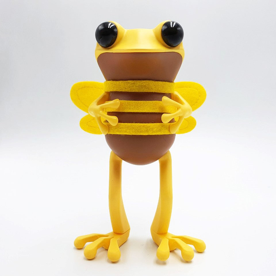 Bee’s Knees APO Frog by TwelveDot