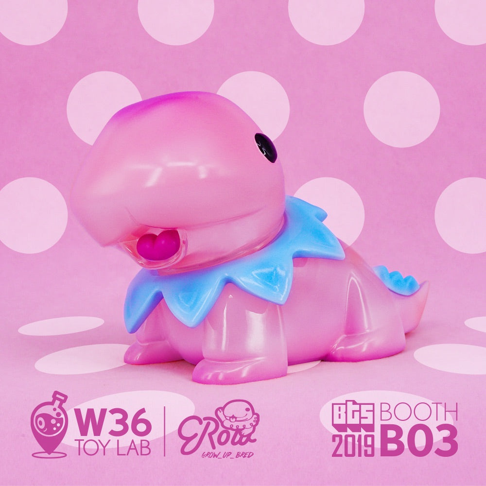 Toy dinosaur with blue collar by W36 Toy Lab x Litor's Works, 9cm resin.