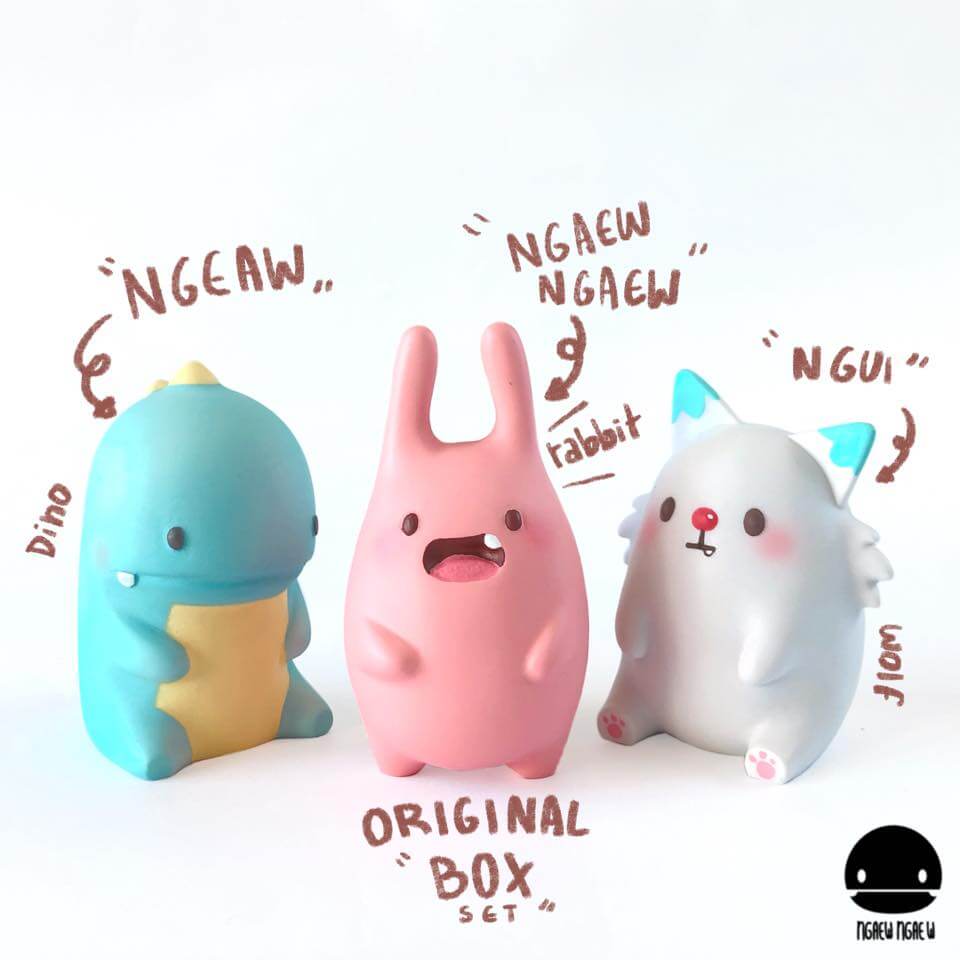 Ngaew original box set resin by Pang Ngaew, a group of toy animals with open mouths and bunny ears.