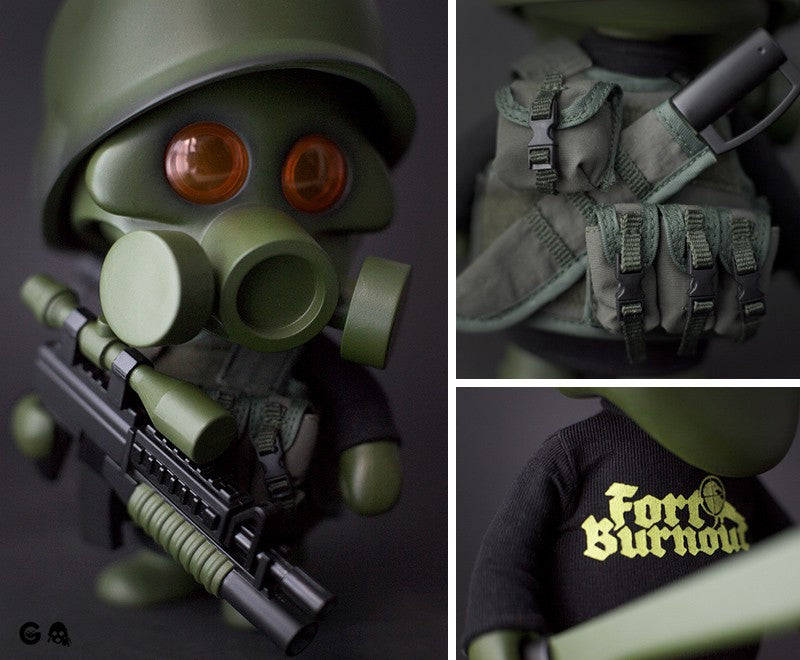 Toy soldier with gun, vest, helmet, and gas mask. Modular tactical gear and weapons. From GASSED S005 [FORT BURNOUT - JNGL].